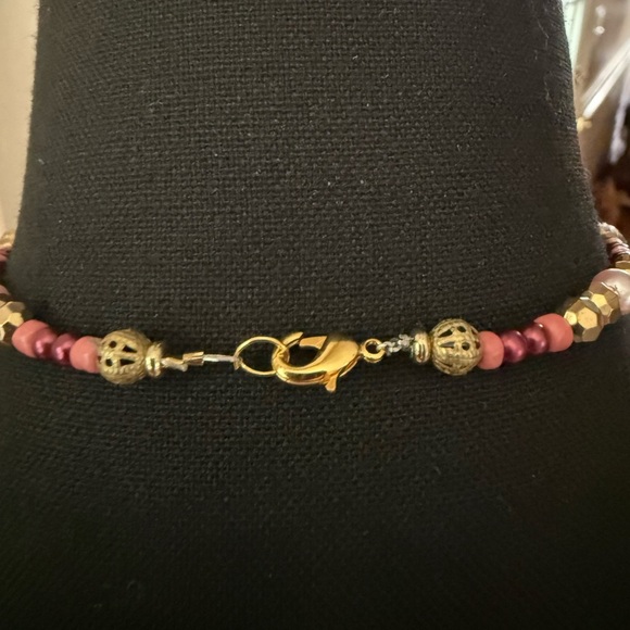 Elegant Red and Gold Beaded Necklace - Picture 4 of 5